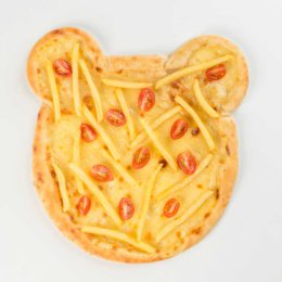 Пицца мишка с помидорками (тонкое тесто)